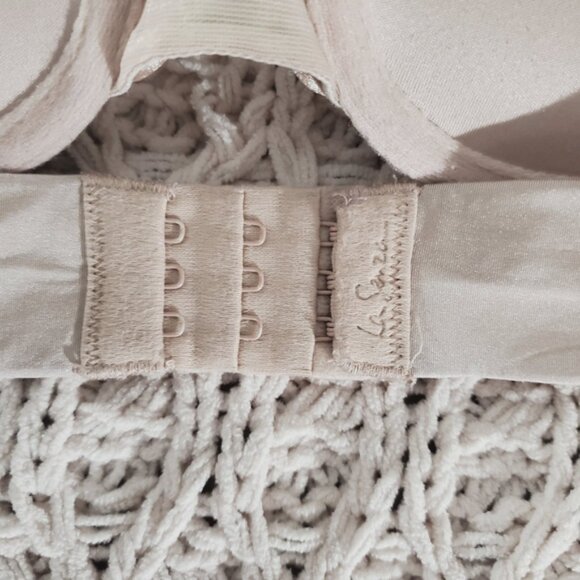 La Senza 32A Extreme Pushup Strapless Multi Way Bra with Gel Lining - Picture 12 of 13